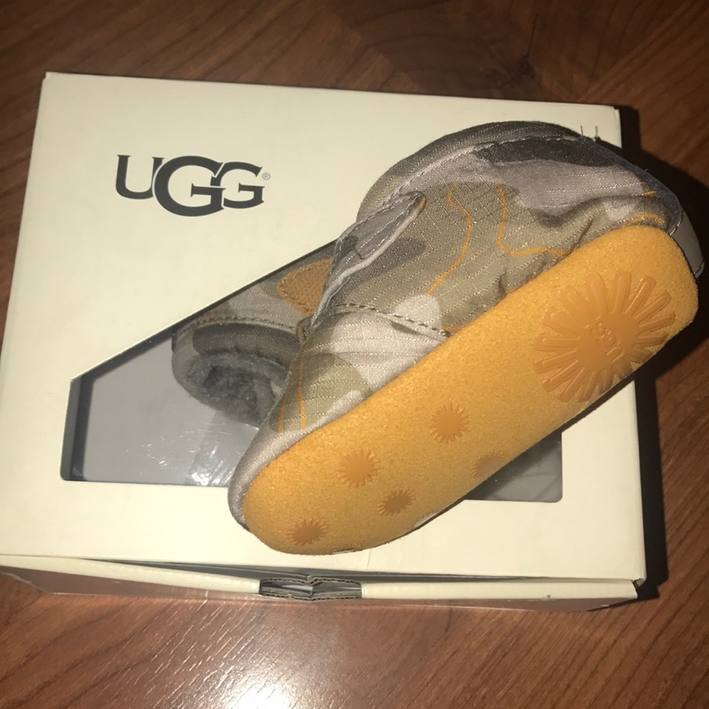 Baby ugg